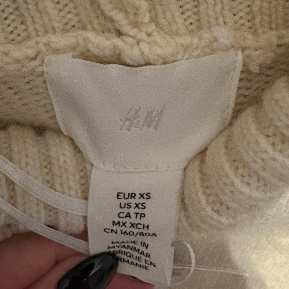 H&M Cream Cable Knit Sweater - Picture 3 of 4